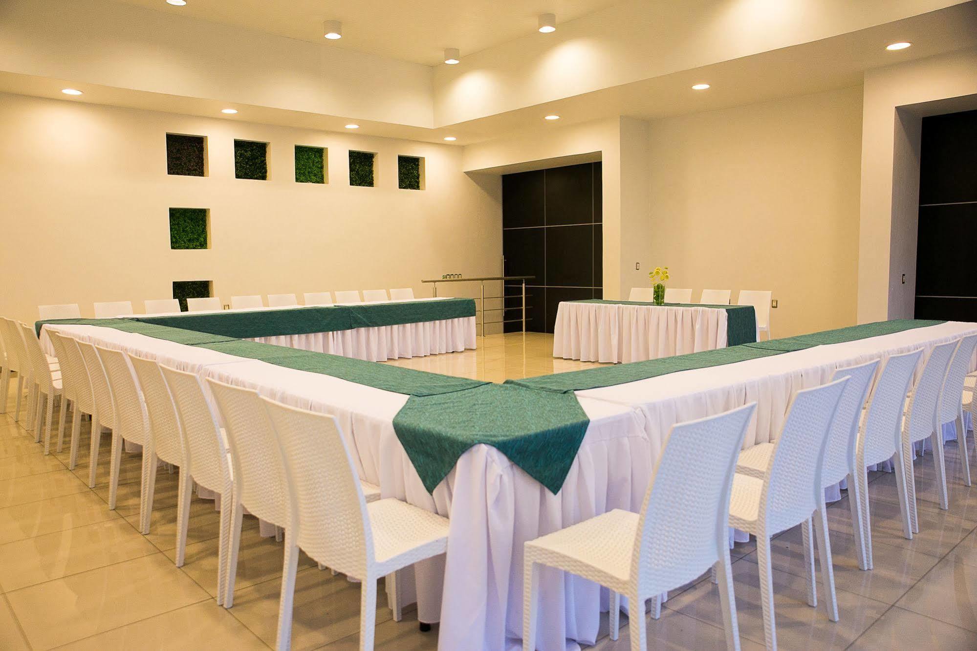 Hotel Aqua Spa & Resort Martínez de La Torre エクステリア 写真