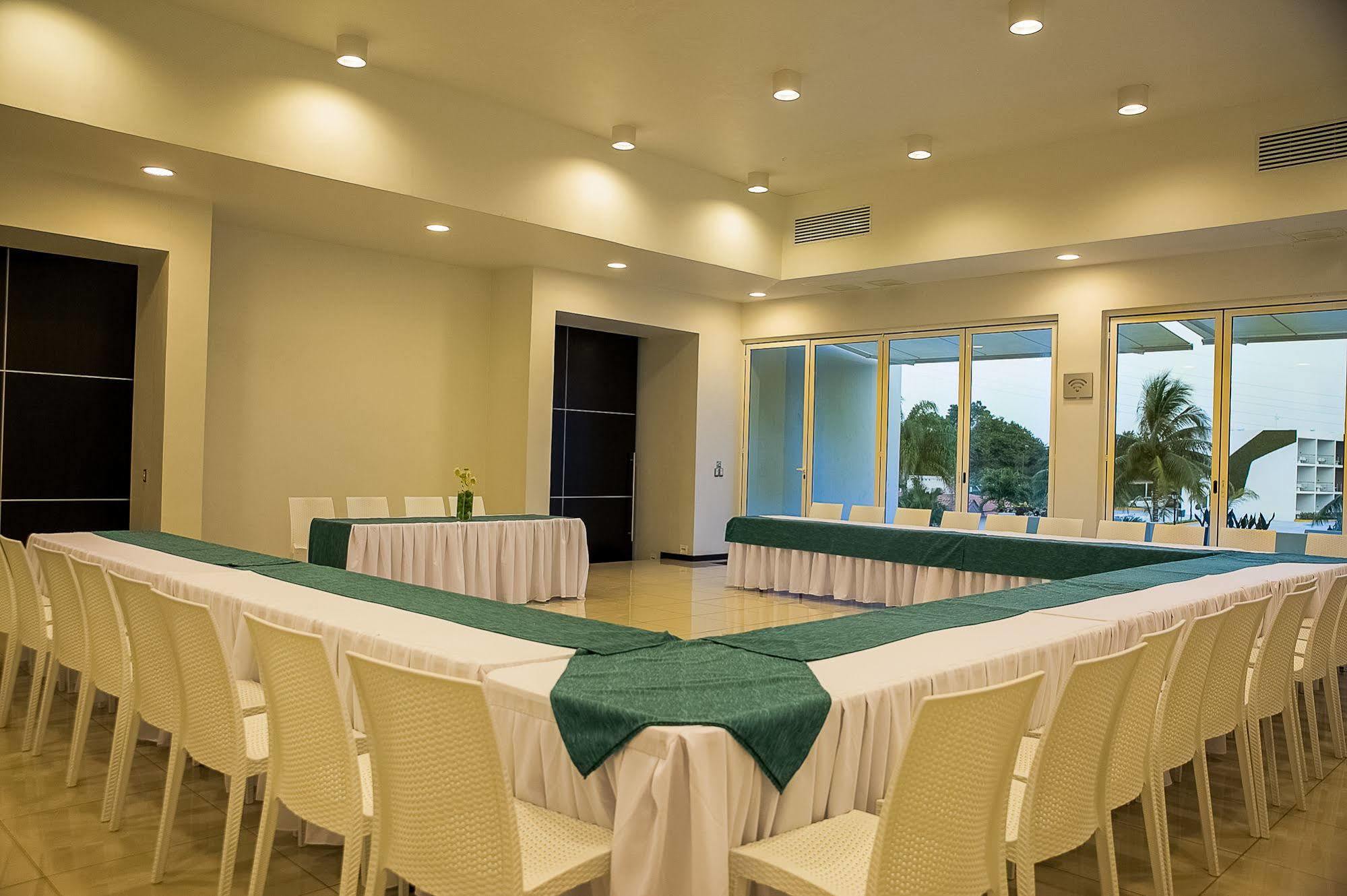 Hotel Aqua Spa & Resort Martínez de La Torre エクステリア 写真